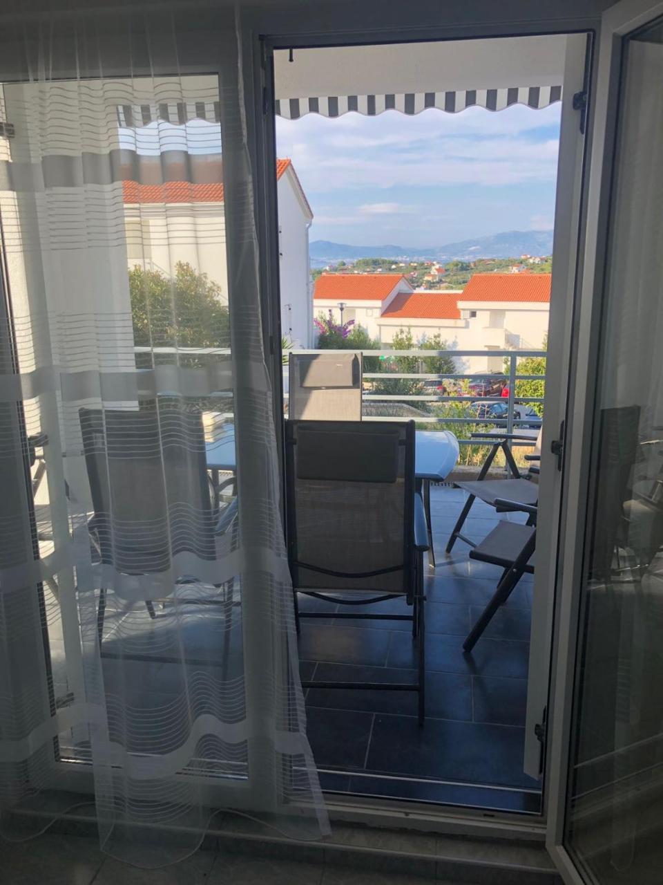 Apartman Ylli Necujam Exterior photo