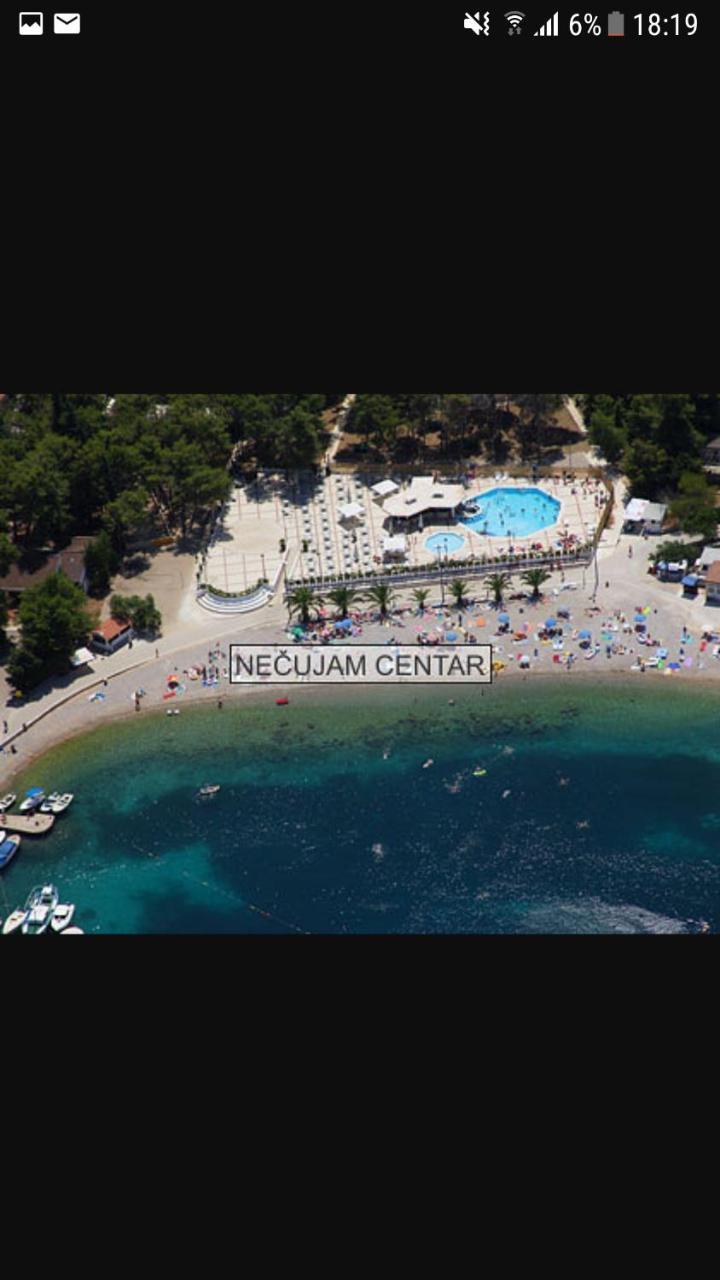Apartman Ylli Necujam Exterior photo