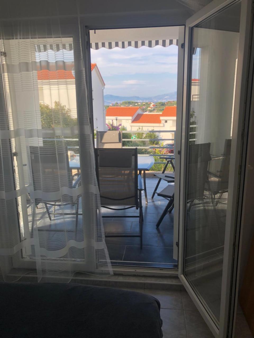 Apartman Ylli Necujam Exterior photo