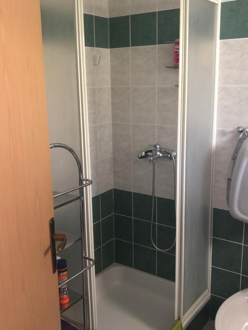 Apartman Ylli Necujam Exterior photo
